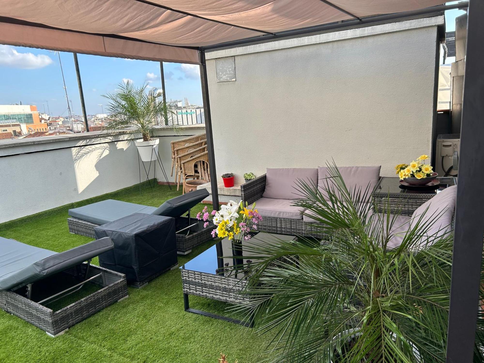Penthouse Madrid View Lägenhet Exteriör bild